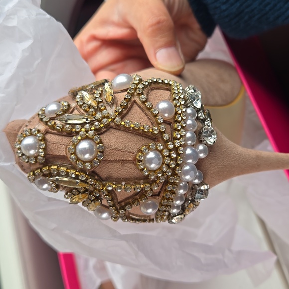 Shoe Dazzle Jannie Pump Heels with Faux Pearl and Rhinestone Detail Sz 7 - Picture 2 of 8